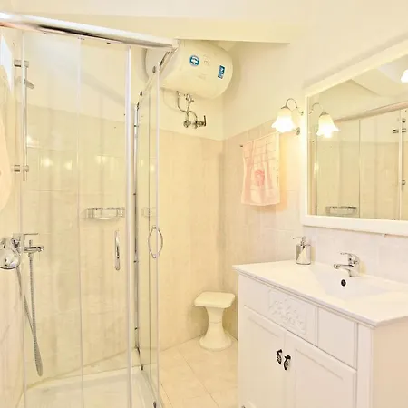 Apartment Avgi Dio Gaios